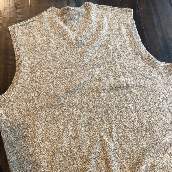 Sweater Vest in Excellent Shape - Picture 3 of 3
